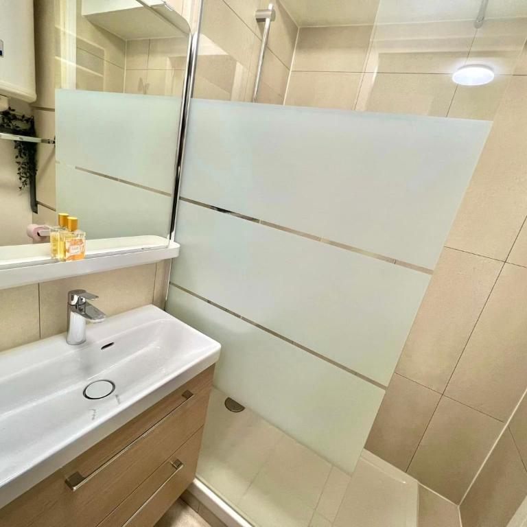 Joli studio cosy, vue magnifique et terrasse privée - Appartement 1 Chambre - 9