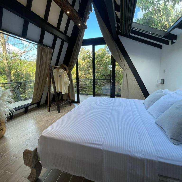 Ecoluxury Glamping - Habitación con cama grande y bañera de hidromasaje - 4