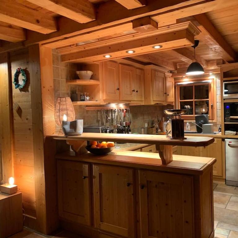 Superbe CHALET (14 personnes) & SAUNA au pied du Mont Blanc - Chalet - 18