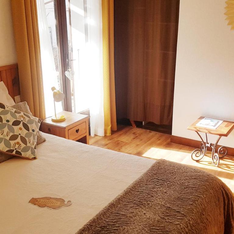 "La Coustille" Chambres et Table d'Hôtes - Chambre Standard Lit Queen-Size - 2