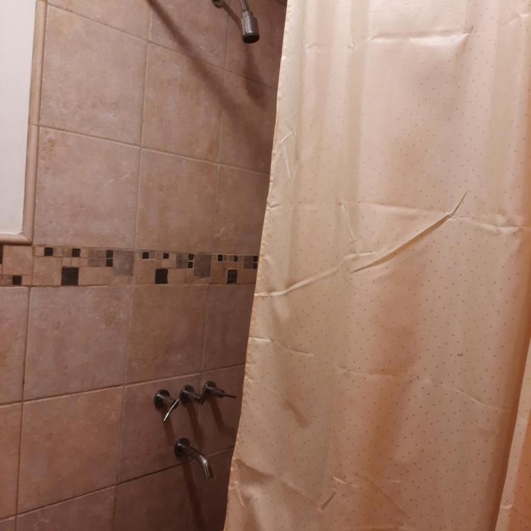Cabaña con excelente vista al Lago Gutierrez - Casa de 2 dormitorios - 18