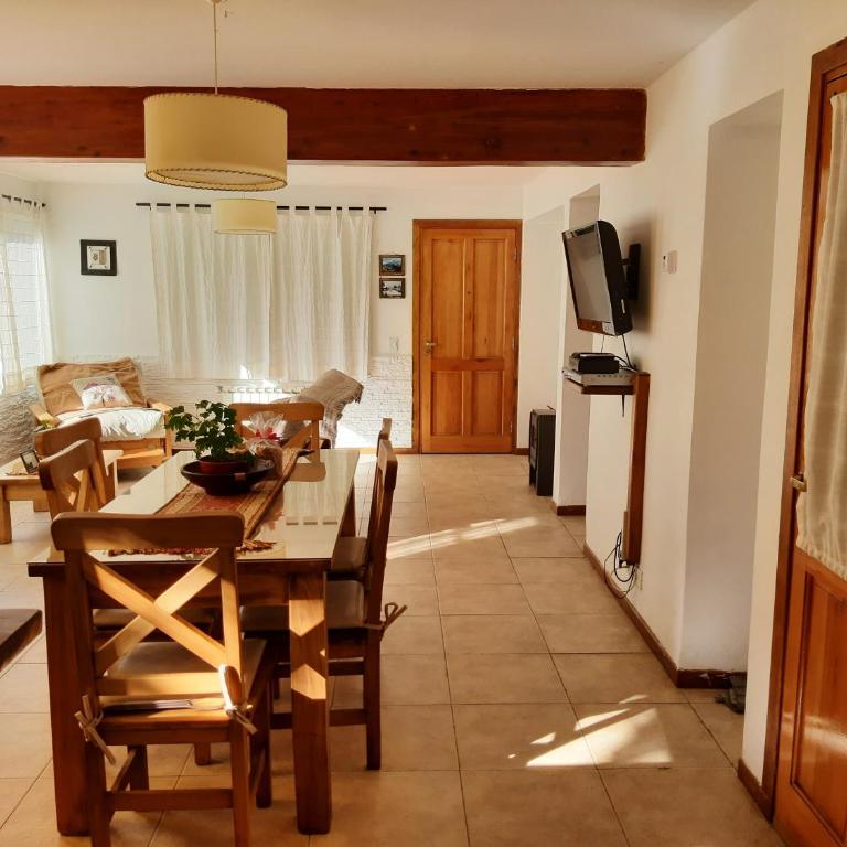 Cabaña con excelente vista al Lago Gutierrez - Casa de 2 dormitorios - 25