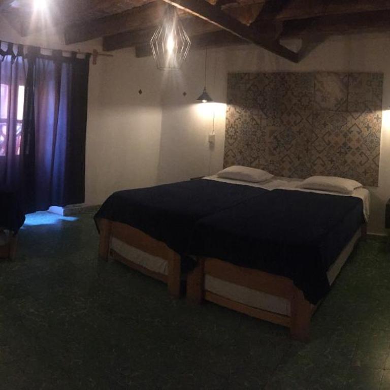 PATIO Alojamiento - Family Room with Shared Bathroom - 17