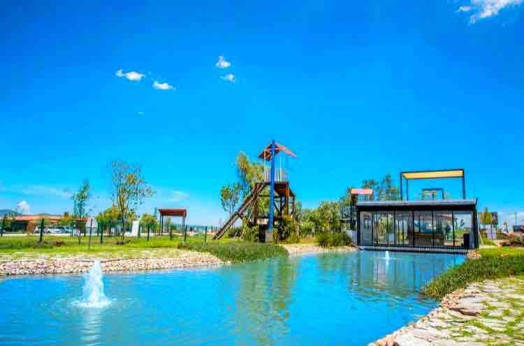 Juriquilla Home, 5 Bedrooms, 3 Community Pool - Four-Bedroom House - 42