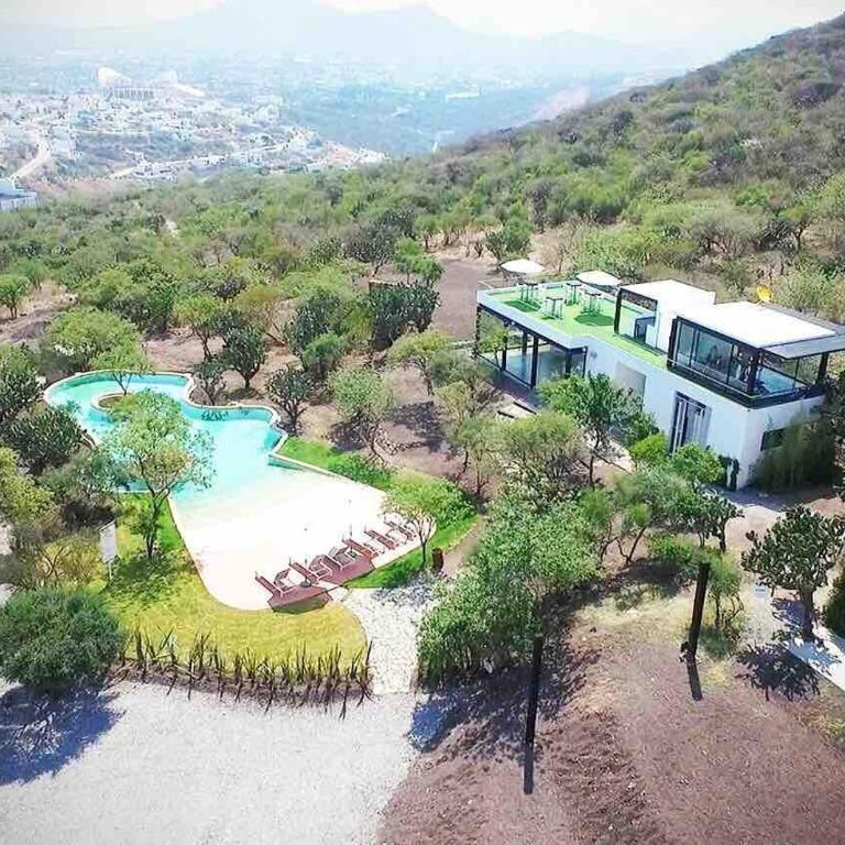 Juriquilla Home, 5 Bedrooms, 3 Community Pool - Four-Bedroom House - 30