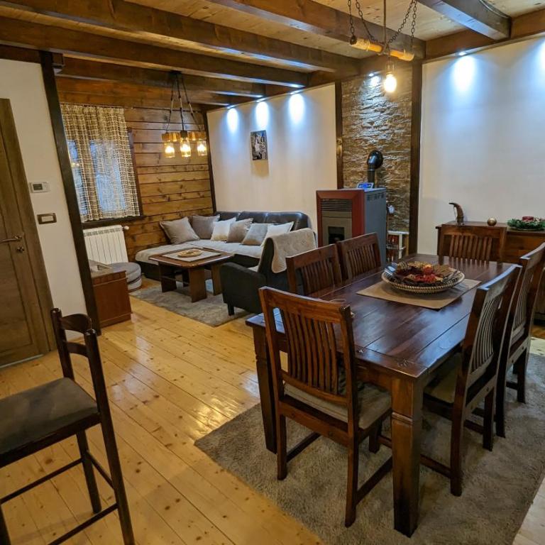 Mountain Haven Deluxe - Three-Bedroom House - 3
