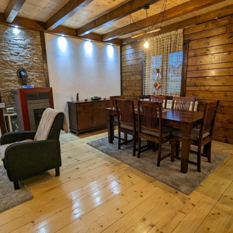 Mountain Haven Deluxe - Three-Bedroom House - 7