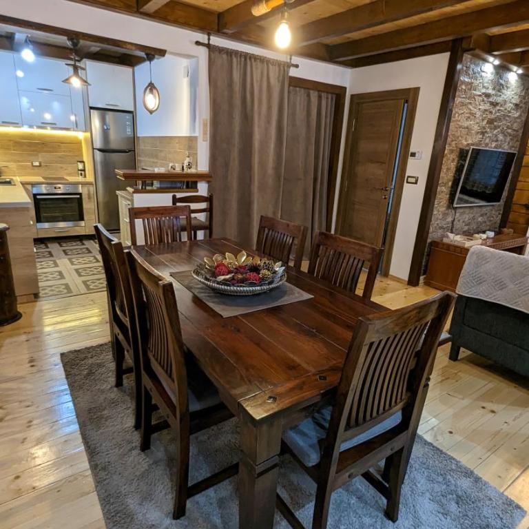 Mountain Haven Deluxe - Three-Bedroom House - 46