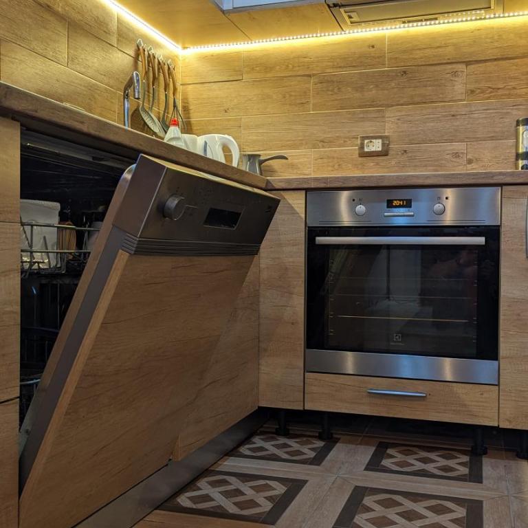 Mountain Haven Deluxe - Three-Bedroom House - 13