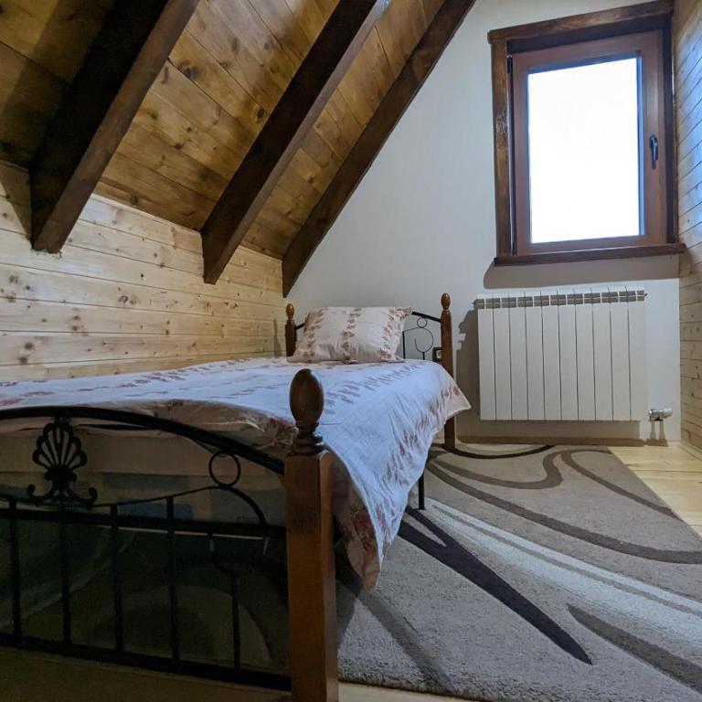 Mountain Haven Deluxe - Three-Bedroom House - 20