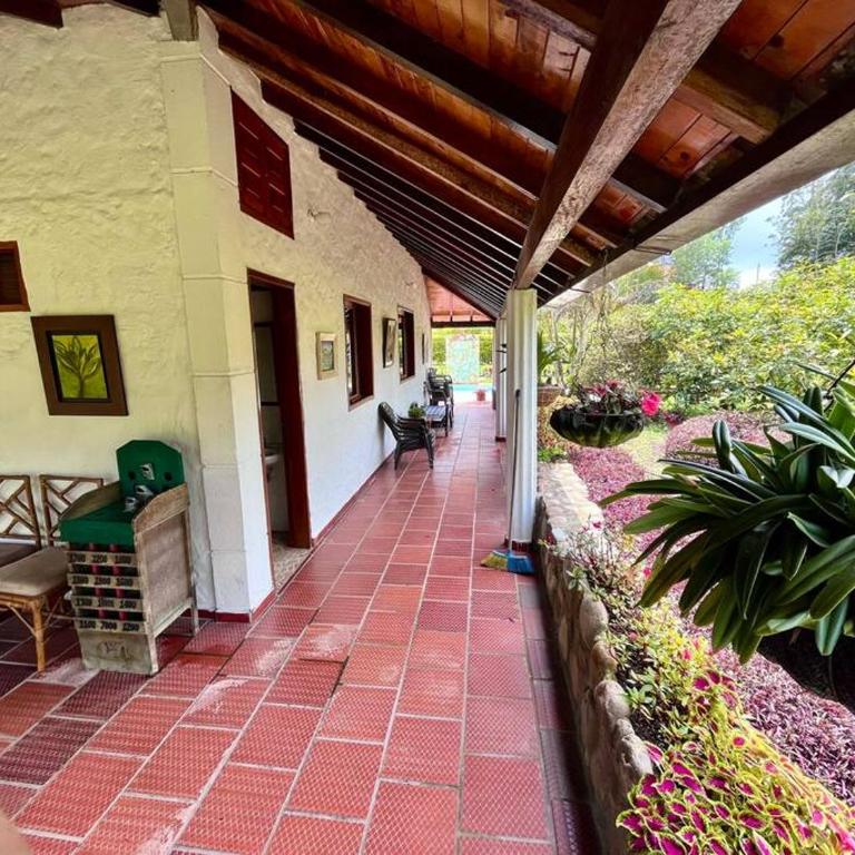 Cabaña amplia con piscina, naturaleza y cercana - Three-Bedroom House - 23