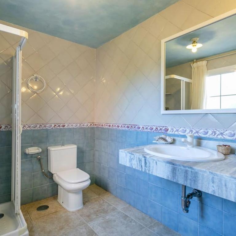 Villa Leandro, First Line Villa with amazing sea views and private access to the sea! - Villa - 29