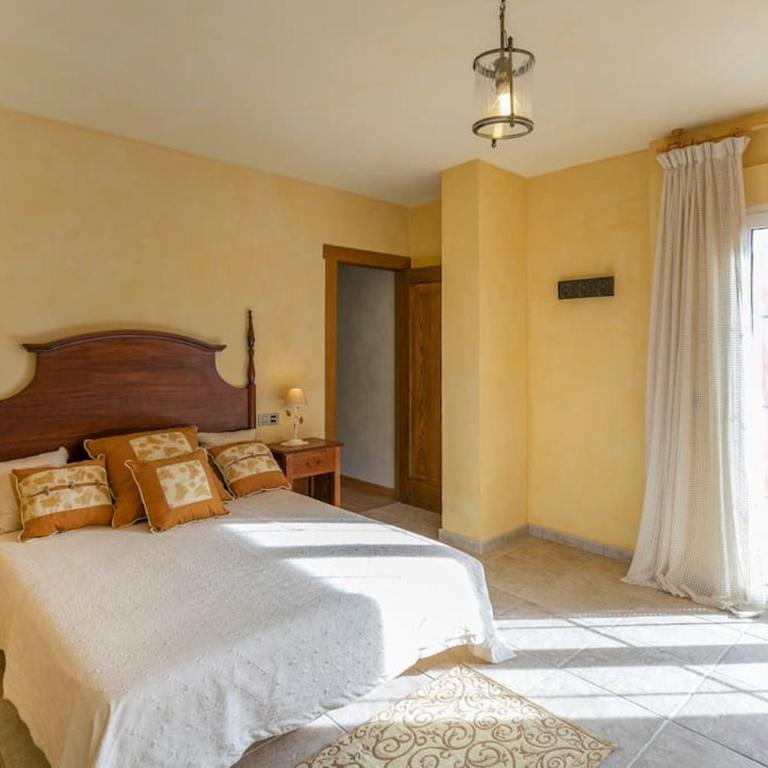 Villa Leandro, First Line Villa with amazing sea views and private access to the sea! - Villa - 22