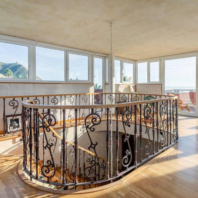 Villa Leandro, First Line Villa with amazing sea views and private access to the sea! - Villa - 38