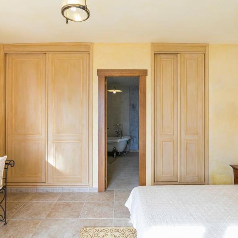 Villa Leandro, First Line Villa with amazing sea views and private access to the sea! - Villa - 23