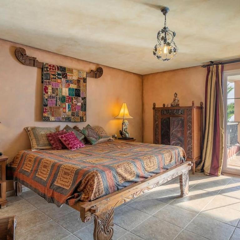 Villa Leandro, First Line Villa with amazing sea views and private access to the sea! - Villa - 15