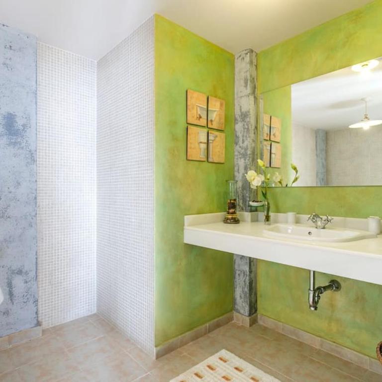Villa Leandro, First Line Villa with amazing sea views and private access to the sea! - Villa - 24
