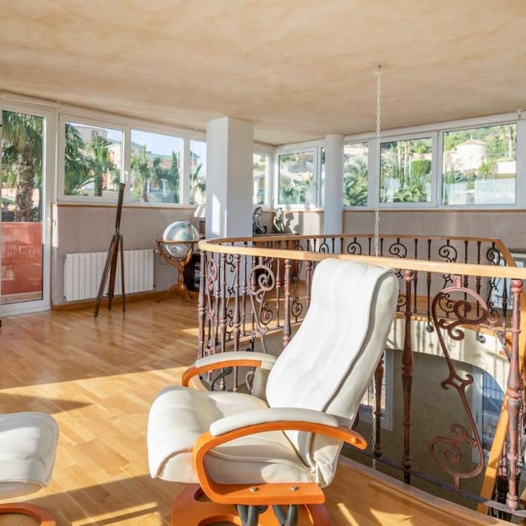 Villa Leandro, First Line Villa with amazing sea views and private access to the sea! - Villa - 39