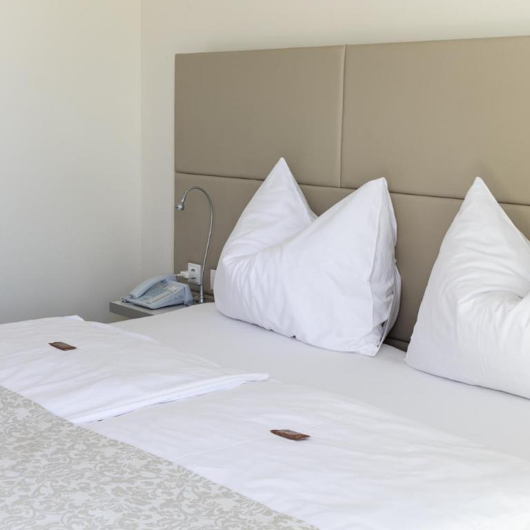 Kaiser von Österreich, Historik- und Thermalhotel - Doppelzimmer mit Balkon - 4