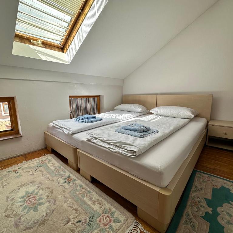 Apartment Sarajlija - Apartman sa 2 Spavaće Sobe - 1