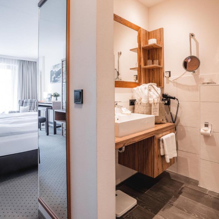 SCHÜLE'S Gesundheitsresort & SPA - Doppelzimmer mit Balkon - 1