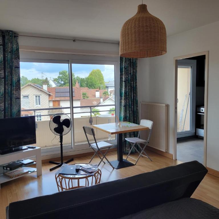 Bel appartement avec grand balcon et parking privé - Appartement 1 Chambre - 3