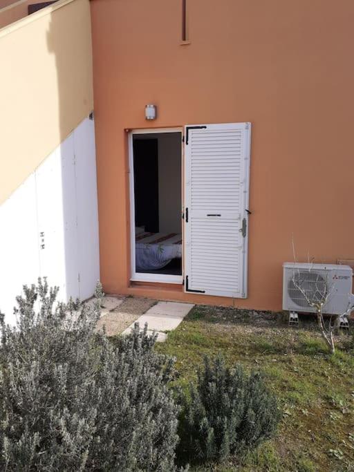 App T2 entièrement rénové en résidence proche à pied de la plage de la Roquille et de tous commerces parking privé gratuit climatisation wifi - One-Bedroom Apartment - 16