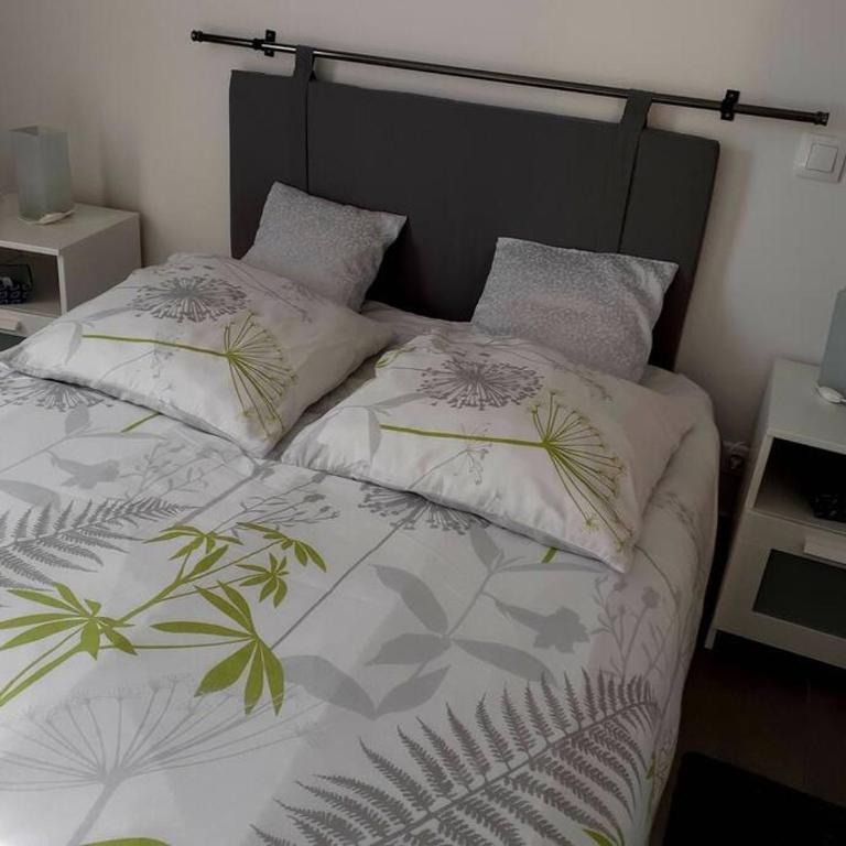 App T2 entièrement rénové en résidence proche à pied de la plage de la Roquille et de tous commerces parking privé gratuit climatisation wifi - One-Bedroom Apartment - 14