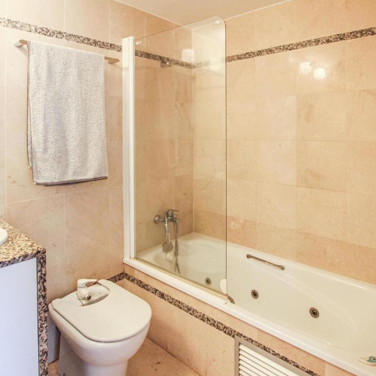 Beach Front Apartment In L'estartit - Apartamento de 2 dormitorios - 21