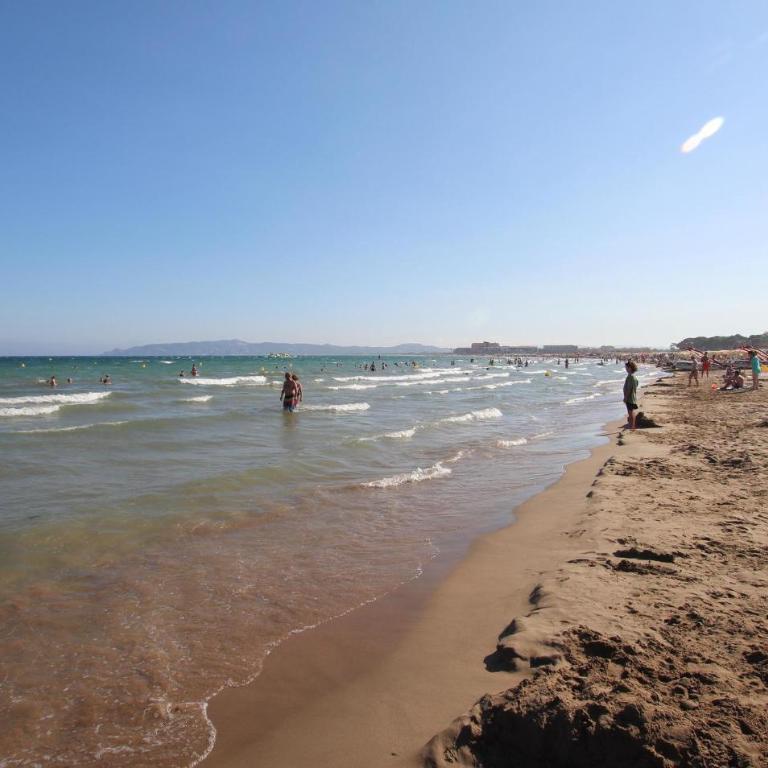 Beach Front Apartment In L'estartit - Apartamento de 2 dormitorios - 23