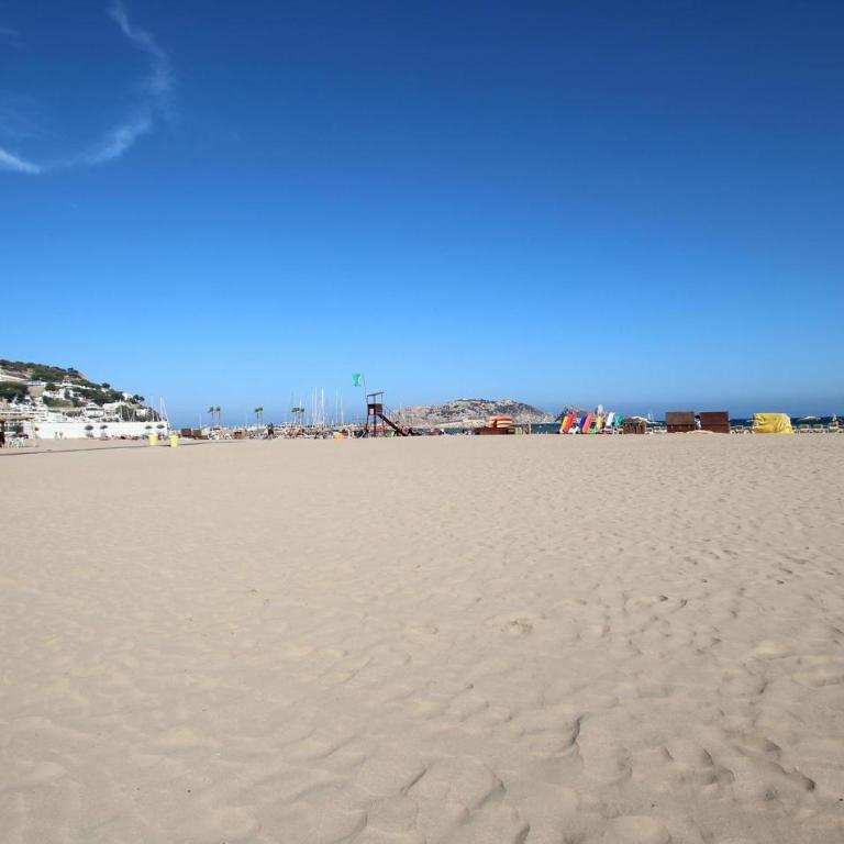 Beach Front Apartment In L'estartit - Apartamento de 2 dormitorios - 25