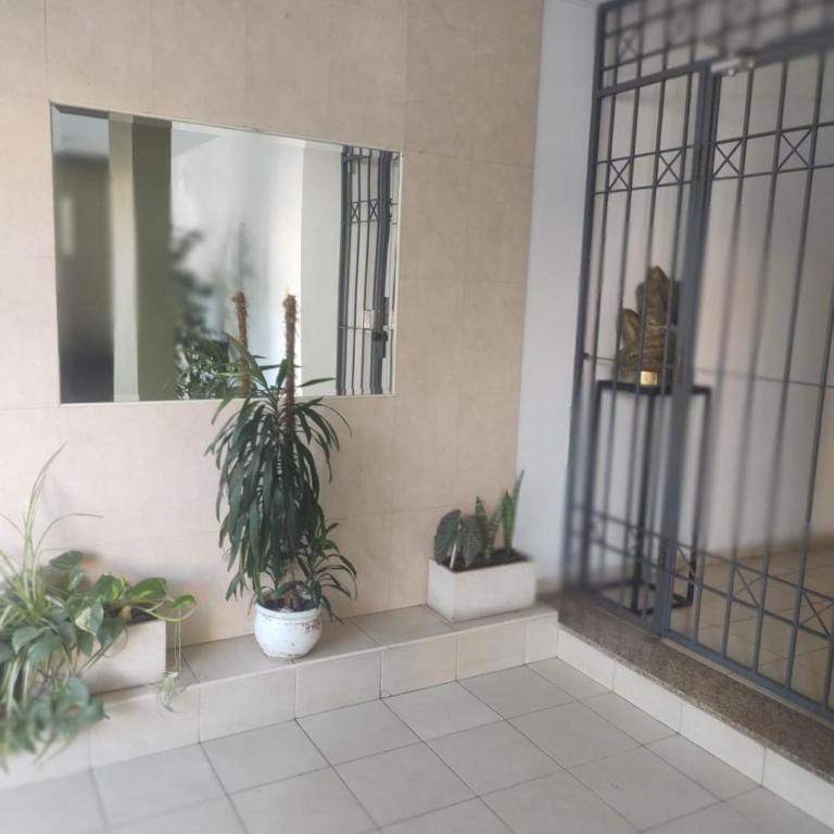 Confortable, cerca del Hospital Clinicas, a 15 cuadras del Centro de Cordoba - Apartamento de 2 dormitorios - 3