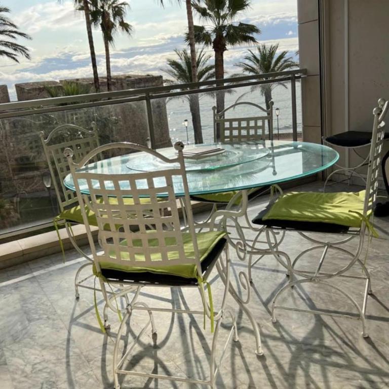 Vue mer et remparts. Entre vieille ville et plages - Two-Bedroom Apartment - 2