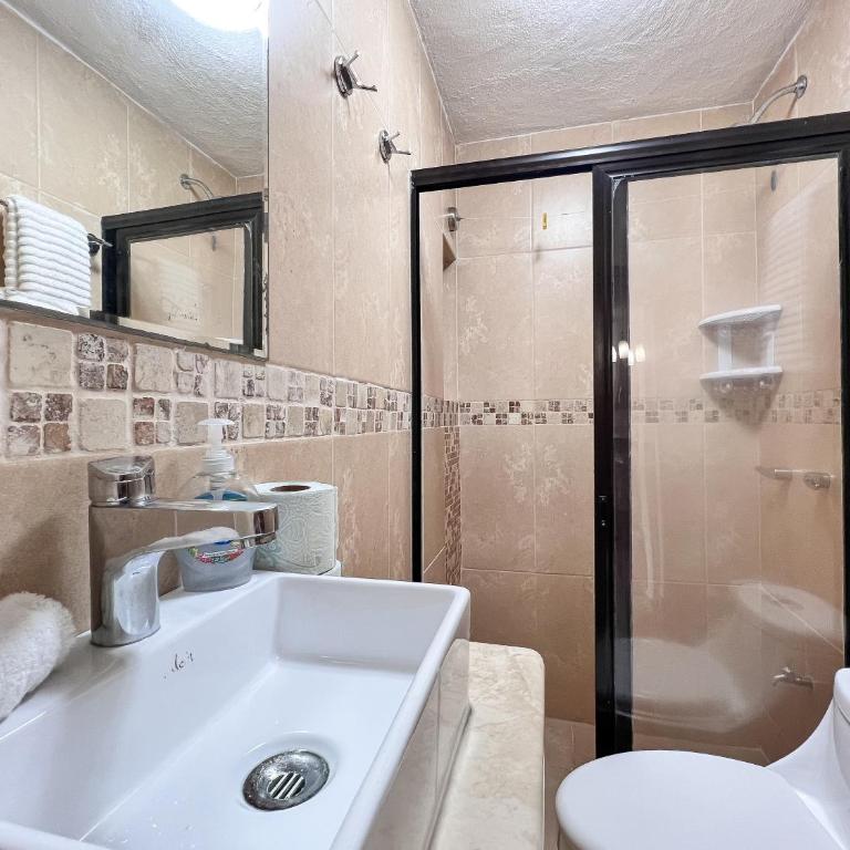 Bello Mar de Cancun, Beautiful 2Br 2Ba Condo overlooking beach spectacular view! - Two-Bedroom Apartment - 7