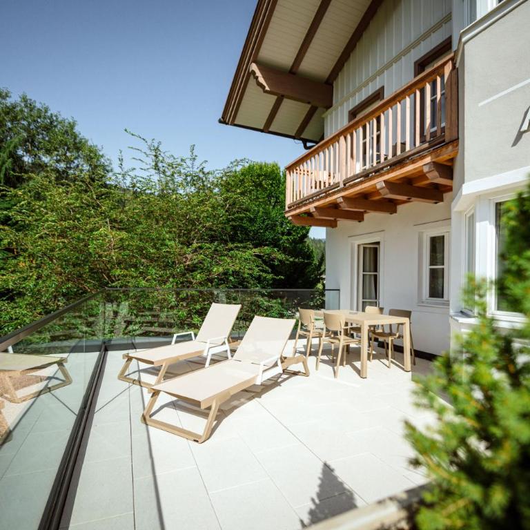 Crystls Aparthotel - Apartment mit Terrasse - 1