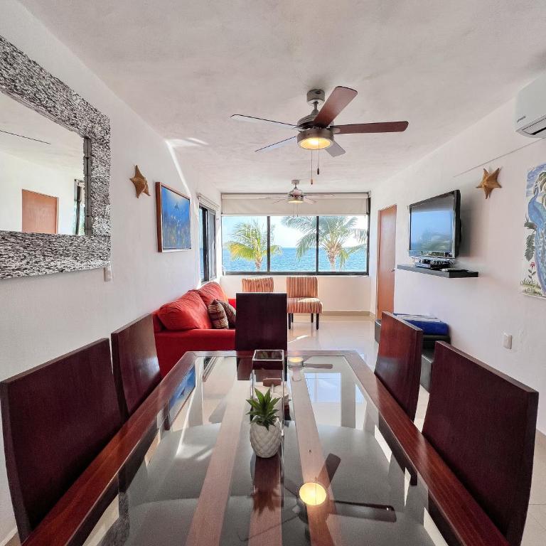 Bello Mar de Cancun, Beautiful 2Br 2Ba Condo overlooking beach spectacular view! - Two-Bedroom Apartment - 24