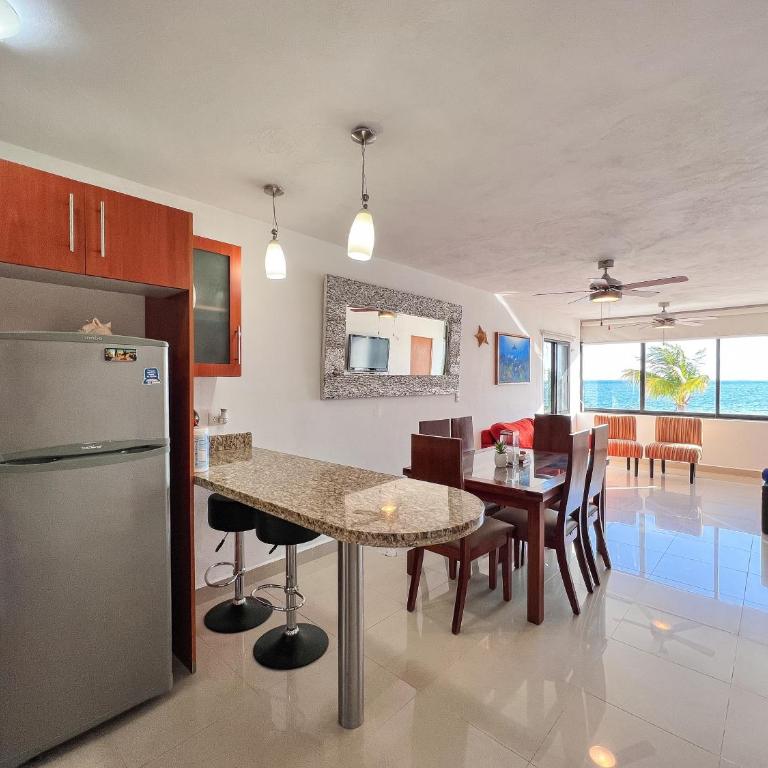 Bello Mar de Cancun, Beautiful 2Br 2Ba Condo overlooking beach spectacular view! - Two-Bedroom Apartment - 23