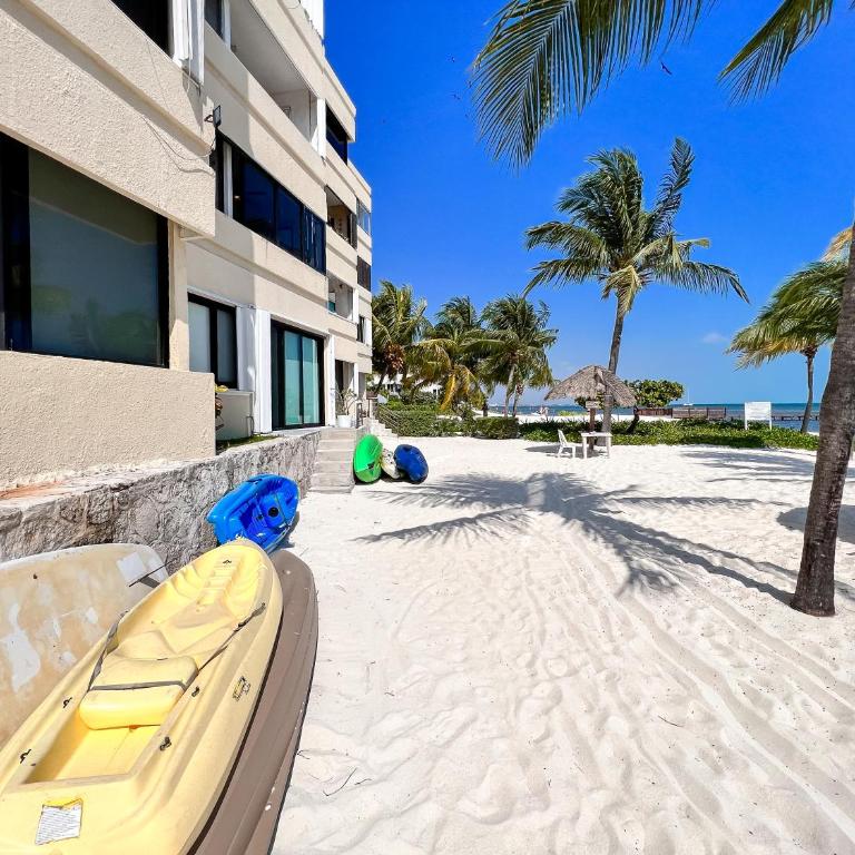 Bello Mar de Cancun, Beautiful 2Br 2Ba Condo overlooking beach spectacular view! - Two-Bedroom Apartment - 38