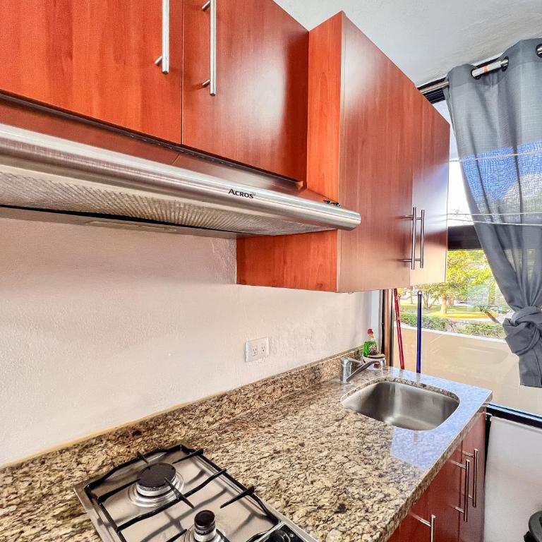 Bello Mar de Cancun, Beautiful 2Br 2Ba Condo overlooking beach spectacular view! - Two-Bedroom Apartment - 60