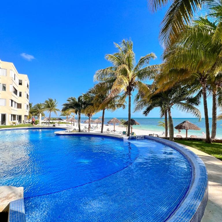 Bello Mar de Cancun, Beautiful 2Br 2Ba Condo overlooking beach spectacular view! - Two-Bedroom Apartment - 66