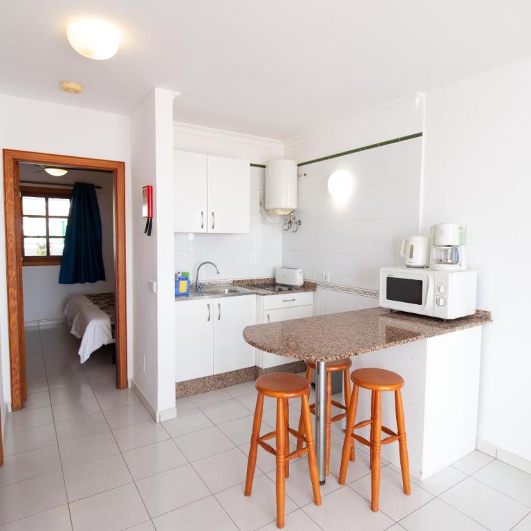 Apartamentos La Peñita - Apartment with Garden View - 19