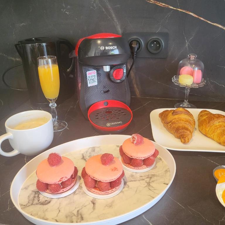 T2 neuf centre ville Saint Raphaël avec terrasse et parking gratuit, prés de la plage et commerces! - Apartment mit 1 Schlafzimmer - 17