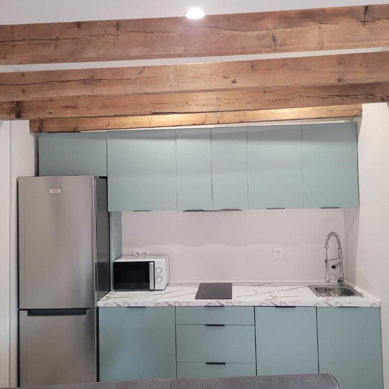 El Ático de Entrevías - con Garaje y WIFI - Apartamento de 1 dormitorio - 6