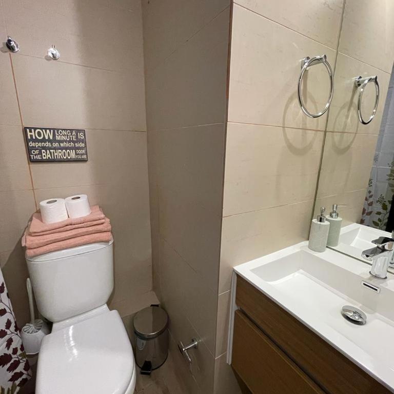 2 dormitorios a pasos de la CLC - Two-Bedroom Apartment - 10
