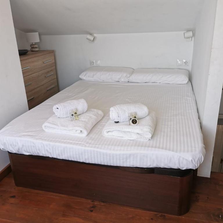 Seaside View Apartment - Two-Bedroom Apartment - 10
