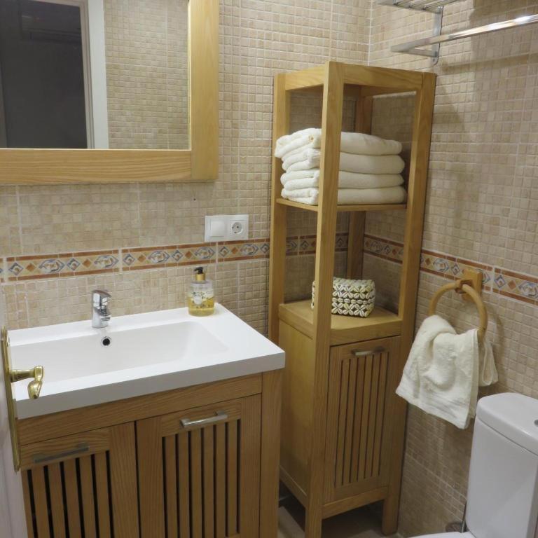 Seaside View Apartment - Two-Bedroom Apartment - 12