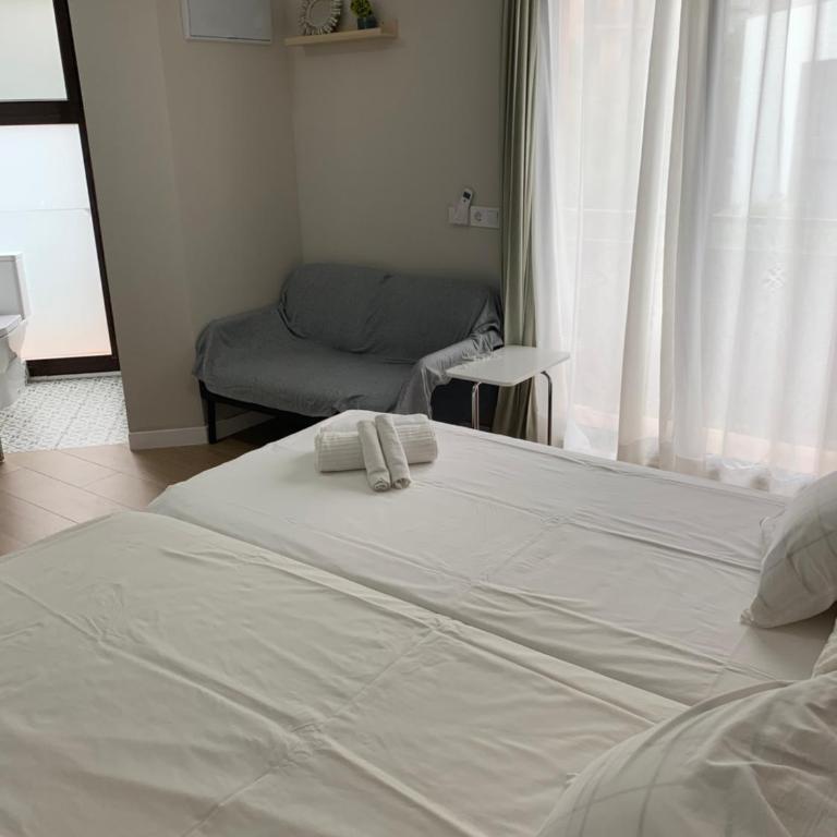 Plaza de España independent house - Four-Bedroom House - 26