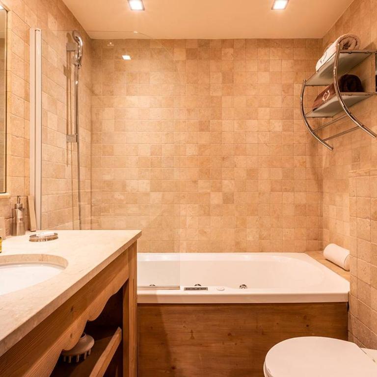 Appartement 112m² Courchevel 1850, centre, proche pistes, 3 chambres, balnéo, hammam, WIFI - FR-1-631-165 - Apartment - 10