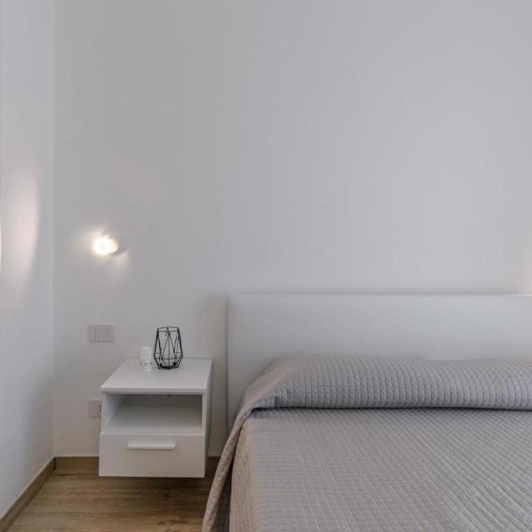 Stunning Capo Falcone Apartments 2 Bedrooms sleeps 6 - Appartamento - 10