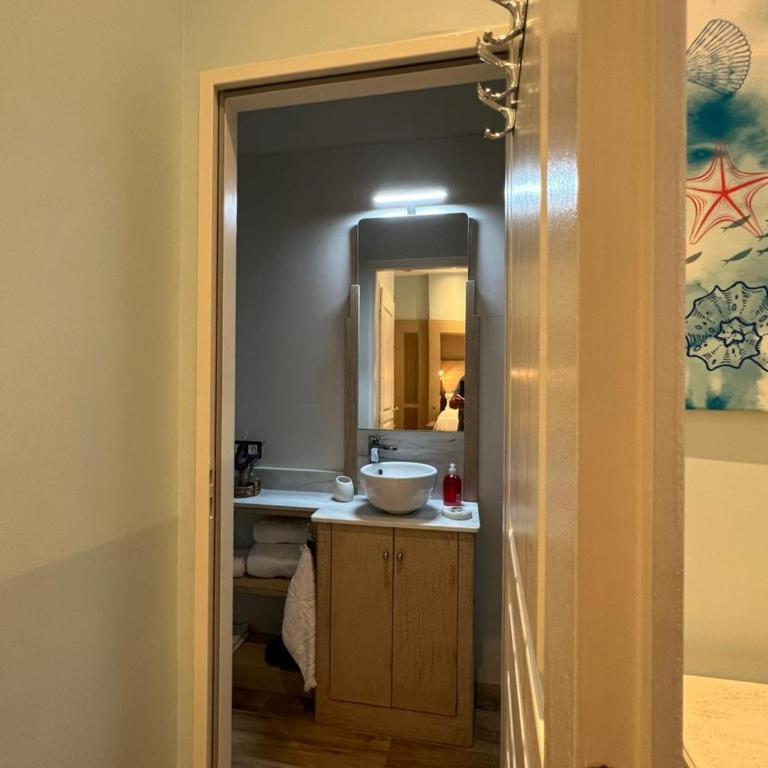 Mes à Moi in Pezenas - Studio Climatisé & Patio Privatif - O Pitchoun - Appartement 1 Chambre - 33